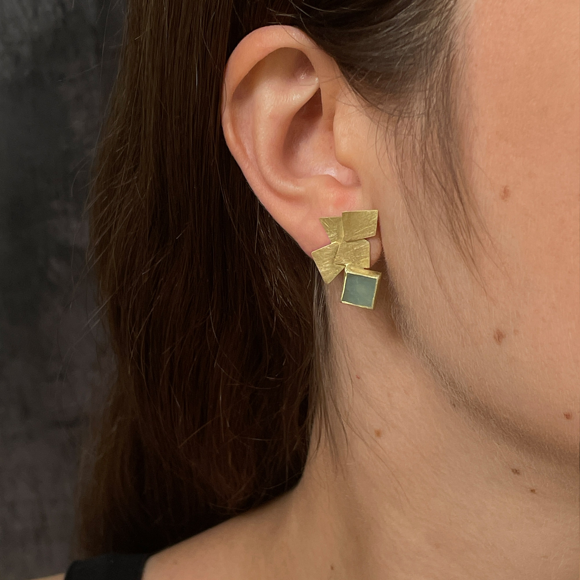 FOUR FRAGMENT AQUA Ear studs